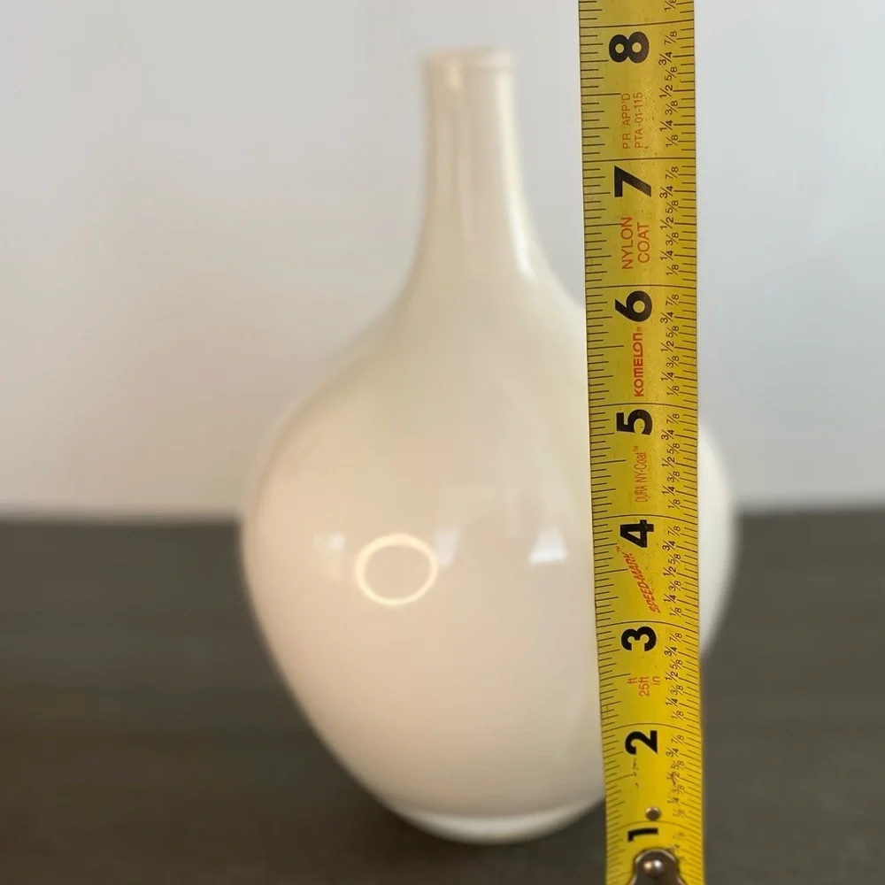 IKEA MODERNIST WHITE VASE HAND BLOWN GLASS 21802 BEAUTIFUL PIECE 8”